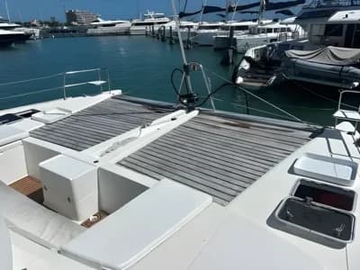 2004 Lagoon 440 Boat for Sale in Cancun 4
