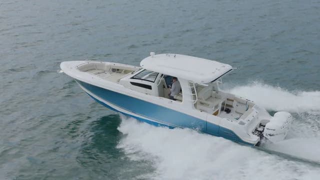 2019 Boston Whaler 350 Realm