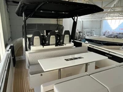 De Antonio Yachts 32 2