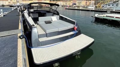 VanDutch 32 2