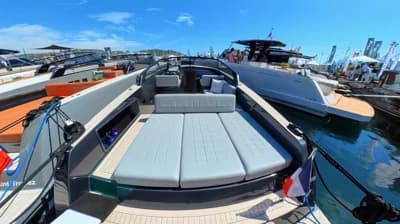 VanDutch 32 4