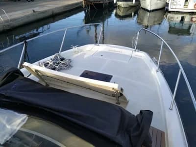 Quicksilver Activ 875 Sundeck 4