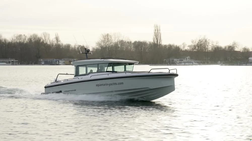 Axopar 37 Cross Cabin