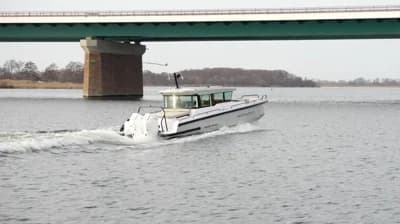Axopar 37 Cross Cabin 2