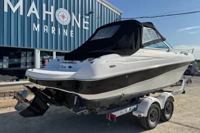 2004 Doral 245 Cuddy | 25.5 ft 2