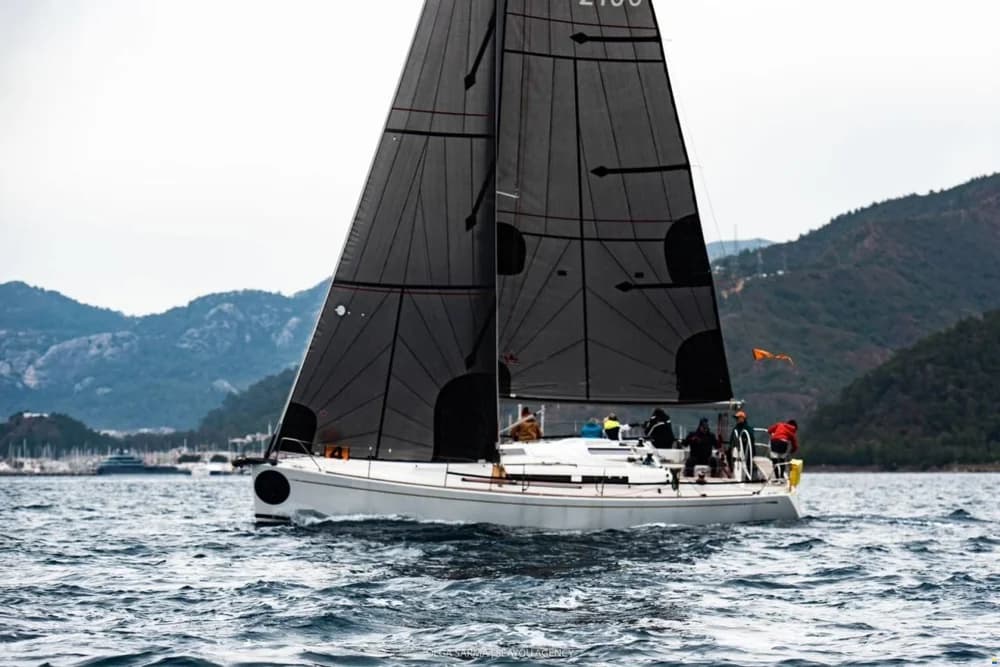 Grand Soleil 37 B&C