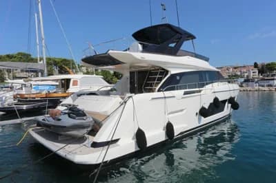 Ferretti Yachts 670 4