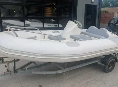 2004 Zodiac Yachtline 420 DL Boat for Sale in Salcombe 2