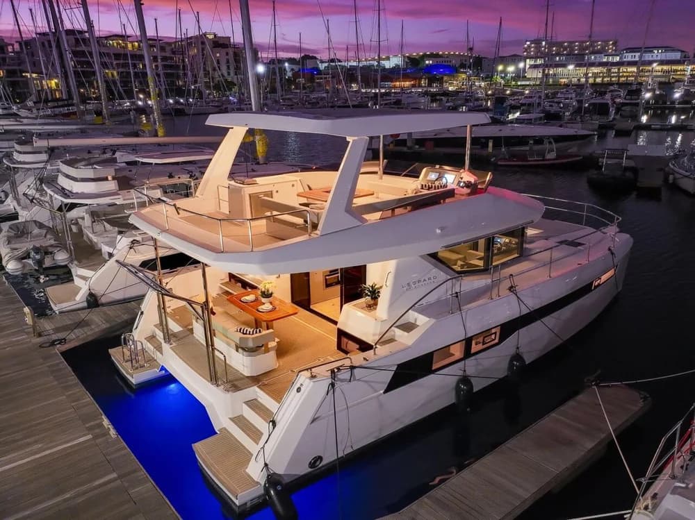 Leopard 40 Powercat