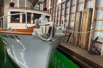 1946 Trawler SEDAN | 43.4 ft 2