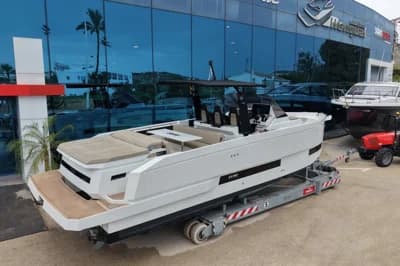 2024 De Antonio Yachts D32 | 9m 3