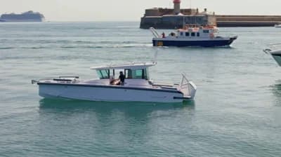 Axopar 29 XC Cross Cabin 2