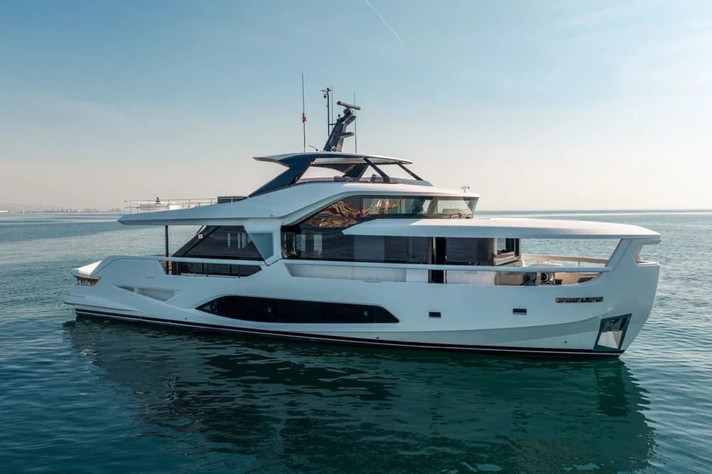 Ferretti Yachts Infynito 80