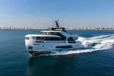 Ferretti Yachts Infynito 80 3