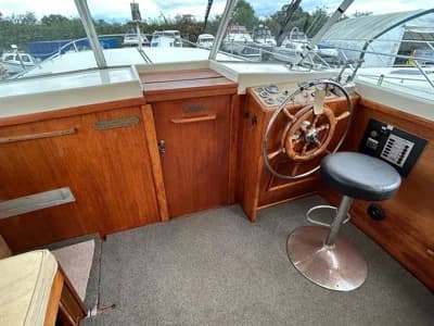 1976 Birchwood 33 | 10m 2