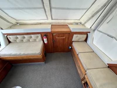 1976 Birchwood 33 | 10m 3