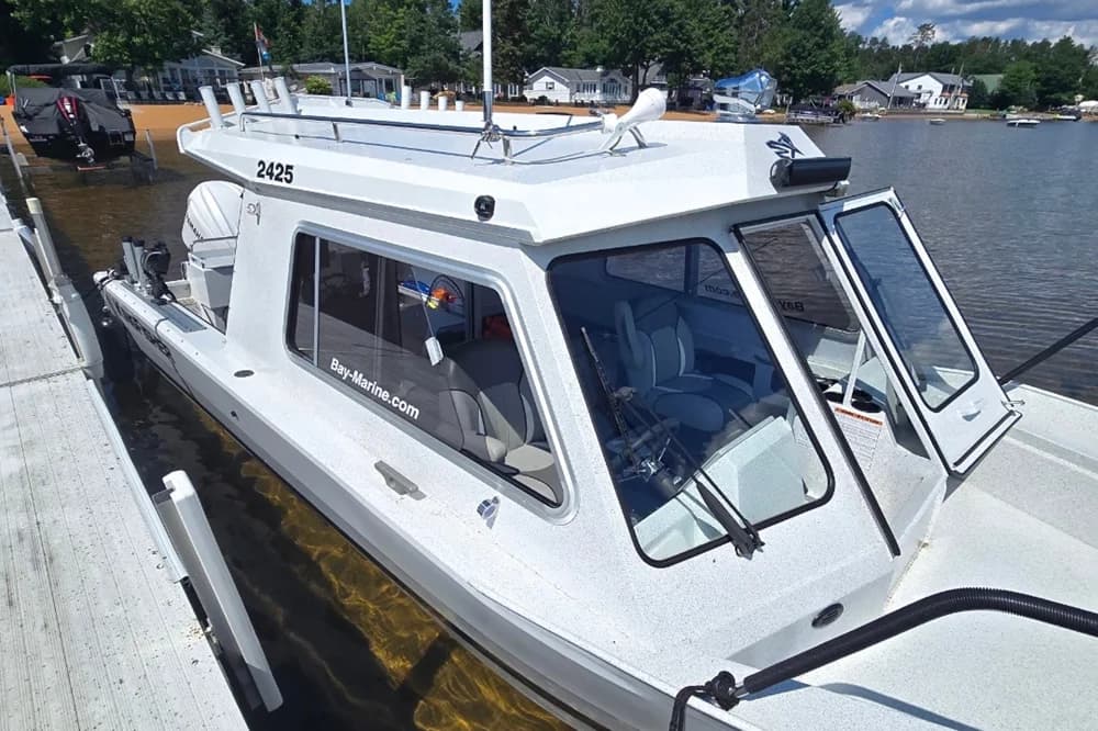 2024 KingFisher 2425 Escape HT | 24 ft
