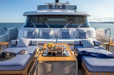 2025 Custom Line Navetta 30 | 95.1 ft 2