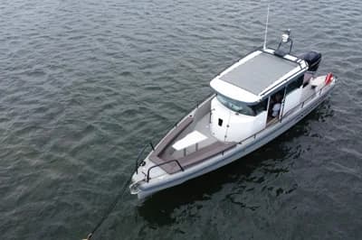2017 Axopar 28 Cabin | 28.7 ft 2
