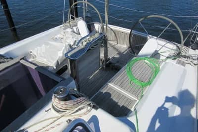 2018 Hanse 315 | 31.6 ft 3