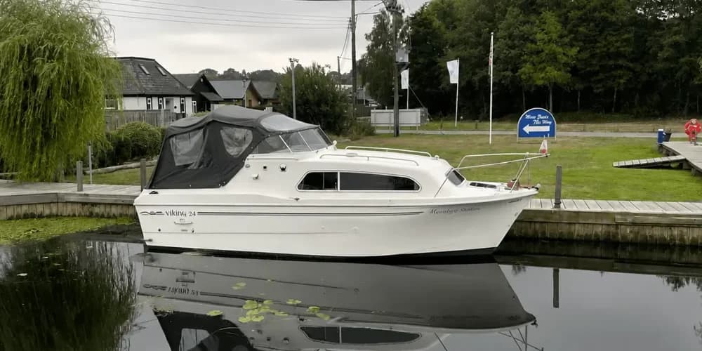 2015 Viking 24 Widebeam Boat for Sale in Norfolk Yacht Agency