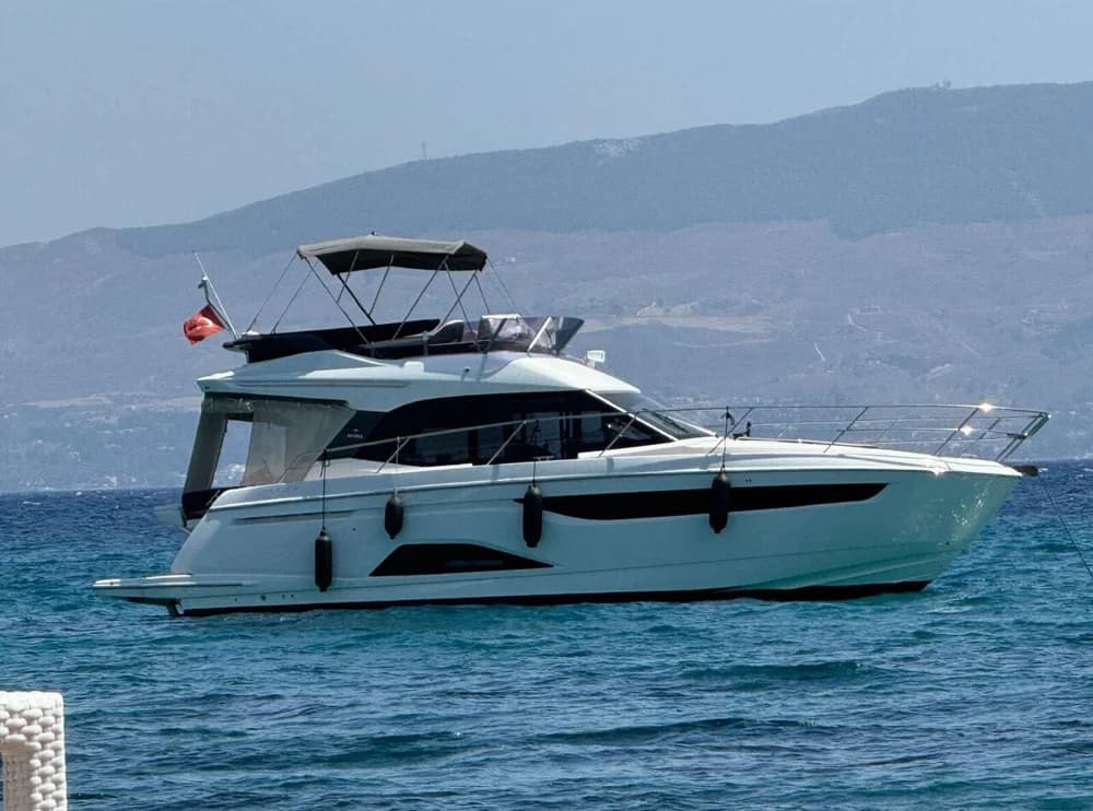 Bavaria R40 Fly