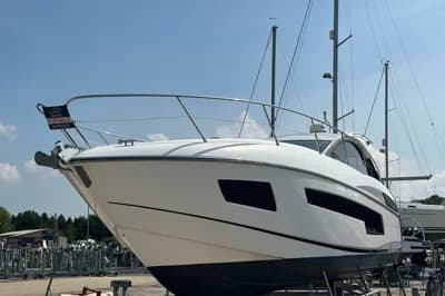 2013 Sunseeker Portofino 40 | 42.3 ft 2
