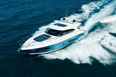 2019 Riviera 5400 Sport Yacht | 57.3 ft 3