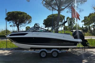 Bayliner VR5 Cuddy 2