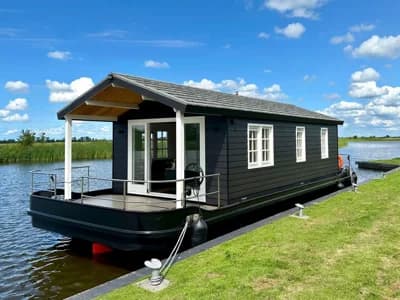 Homeship Vaarchalet 1250D Luxe Houseboat 4
