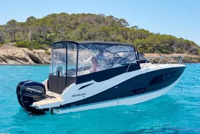 Quicksilver Activ 875 Sundeck 2
