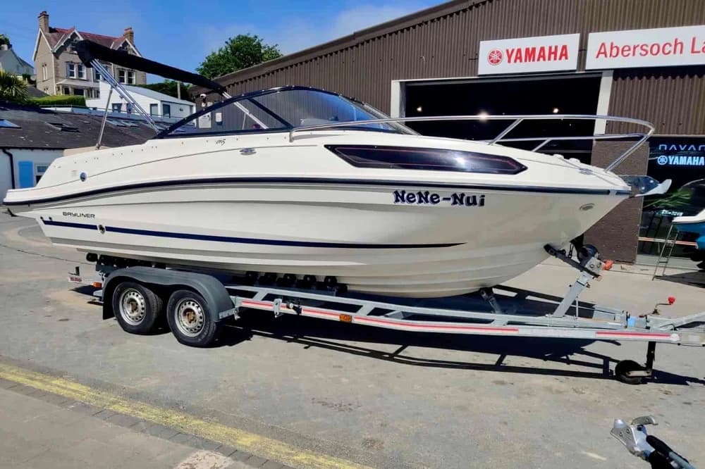 Bayliner VR5 Cuddy