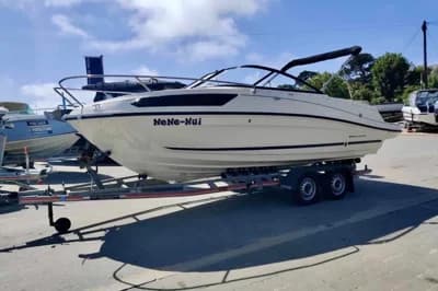 Bayliner VR5 Cuddy 2