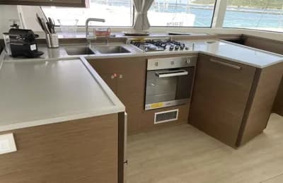 2020 Lagoon 52 F | 15m 3