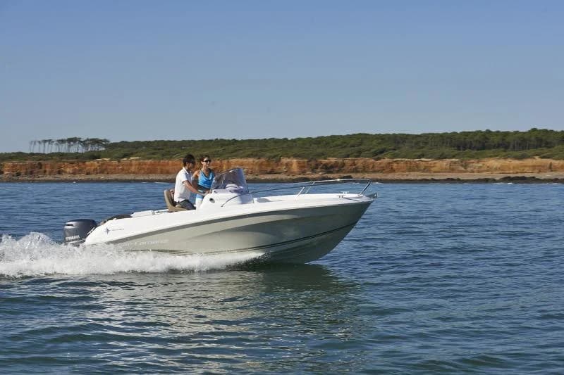 Jeanneau Cap Camarat 5.5 CC Serie 2