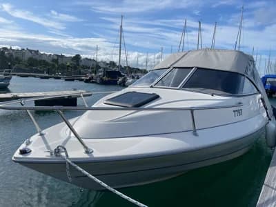 Bayliner 1952 Capri Classic 2