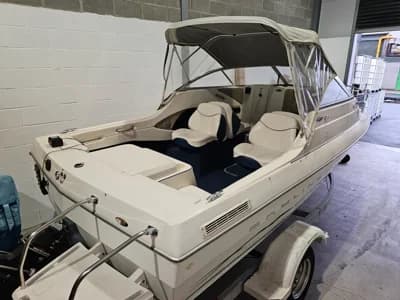 Bayliner 1952 Capri Classic 3