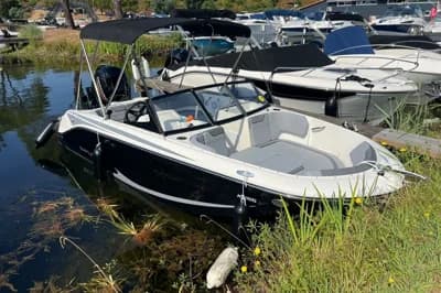 Bayliner M17 2