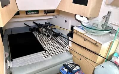 Boston Whaler Outrage 370 3