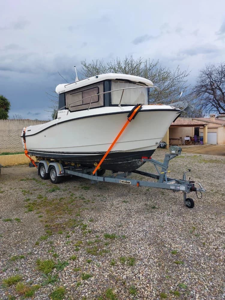 Quicksilver 675 Pilothouse