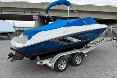 Regal 2000 ESX Bowrider 2