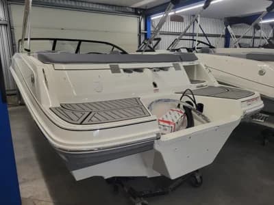 Bayliner VR5 Bowrider OB 2