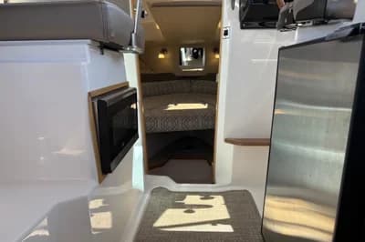 Cutwater C-242 Coupe 3
