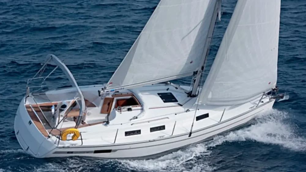 2011 Bavaria Cruiser 32 Boat for Sale