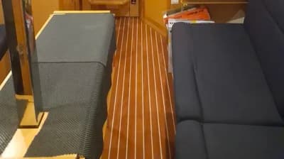 2011 Bavaria Cruiser 32 Boat for Sale 4