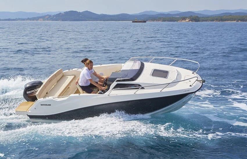 Quicksilver Activ 555 Cabin