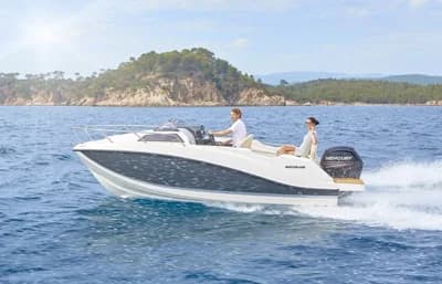 Quicksilver Activ 555 Cabin 2