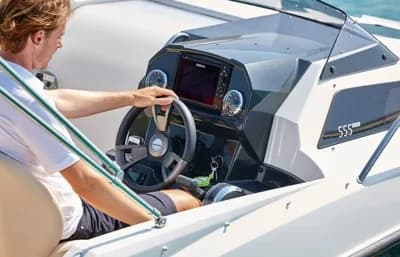 Quicksilver Activ 555 Cabin 5