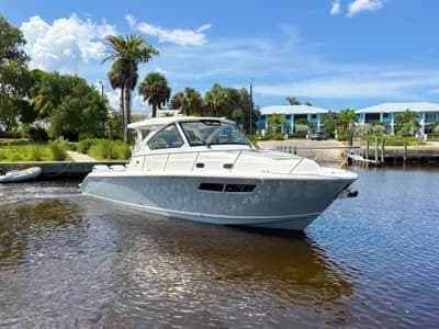 Pursuit OS 355 Offshore 2