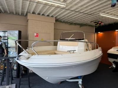 AM Yacht 520 Open 3